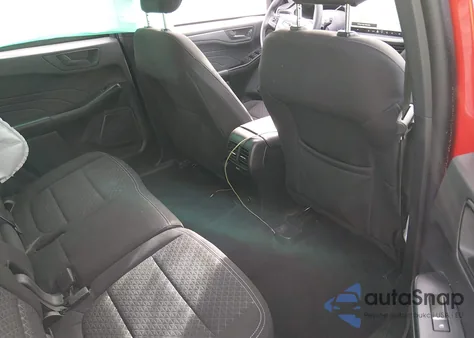 2024 Ford Escape Active z USA, uszkodzony, nr VIN 1FMCU0GN8RUA90650